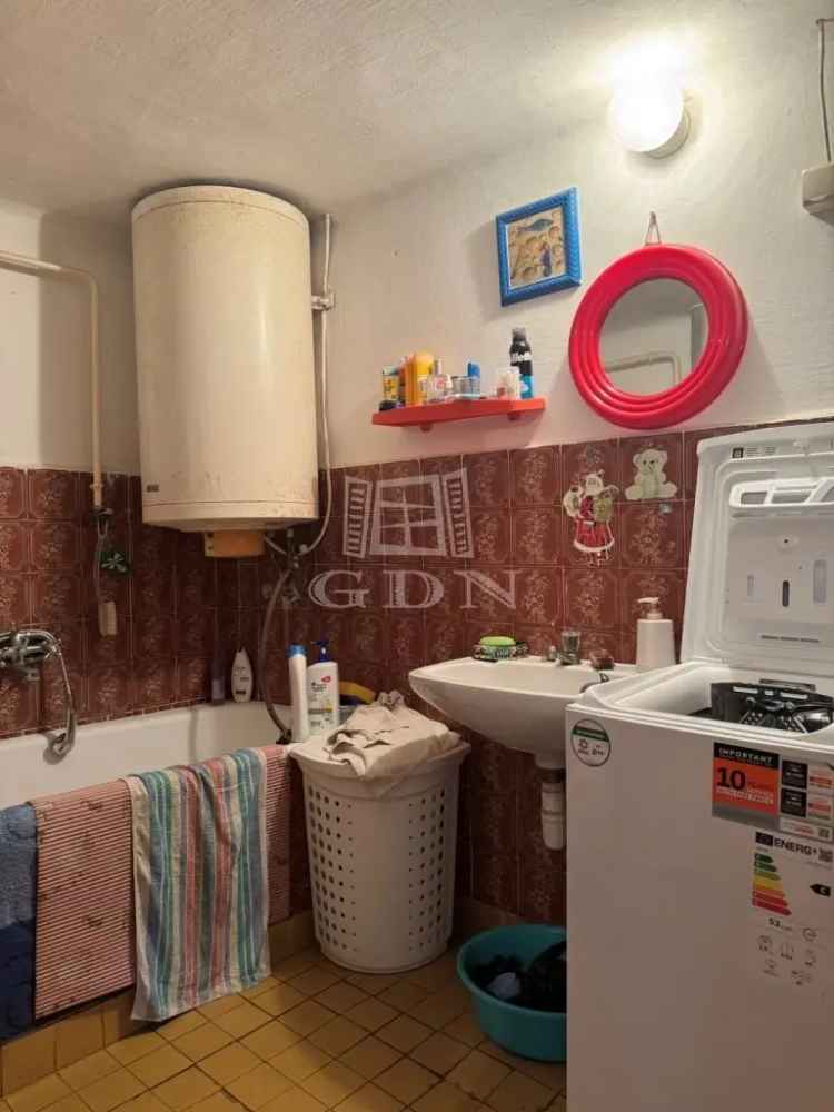 98m2-es Családi Ház Mátyásdombon 1571m2-es Telken