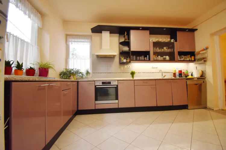 638m2-es telken 230m2-es galériázott családi ház Debrecen Tégláskertben
