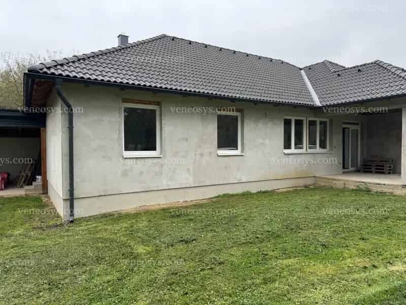 Erdő széli családi ház eladó Hegyhátszentmártontól