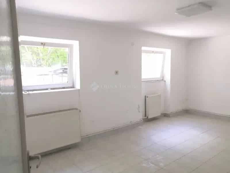 Adonyi Panzió eladó 320m2 6 szoba garázzsal