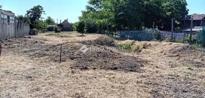 1452 m2-es építési telek eladó Baja közelében