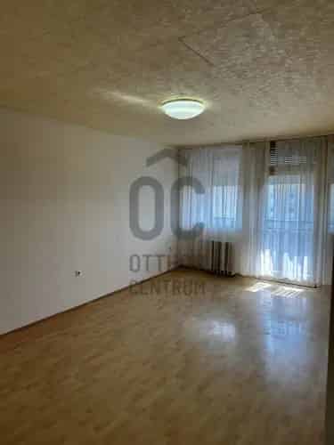 Pécsi eladó 2 szobás panel lakás panorámával
