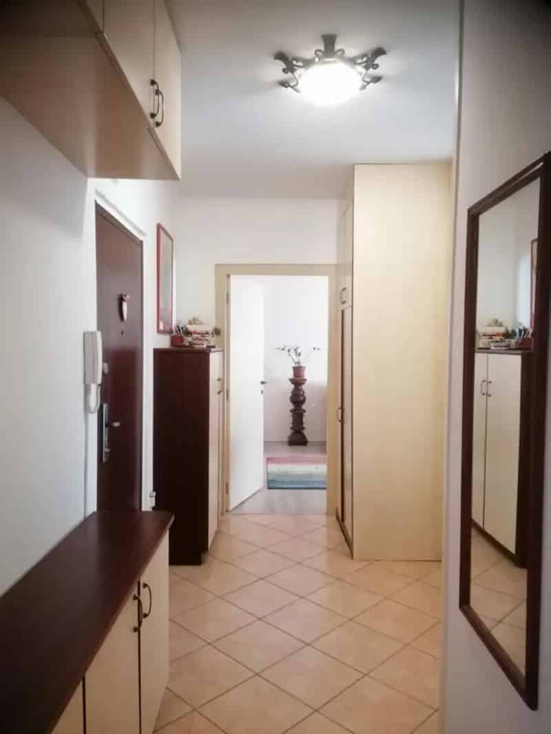Kertvárosi 57 nm-es 2 1 félszobás lakás eladó