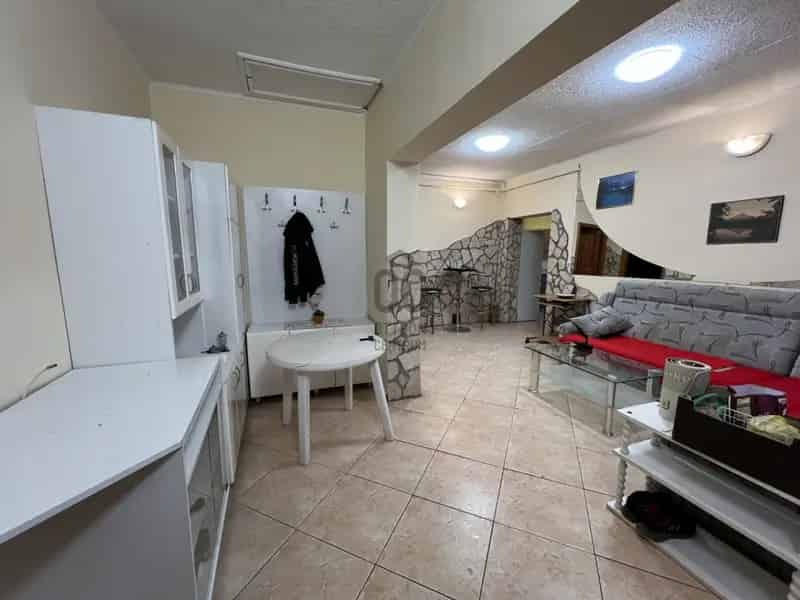 92 m2-es téglaház 1161 m2-es telken eladó