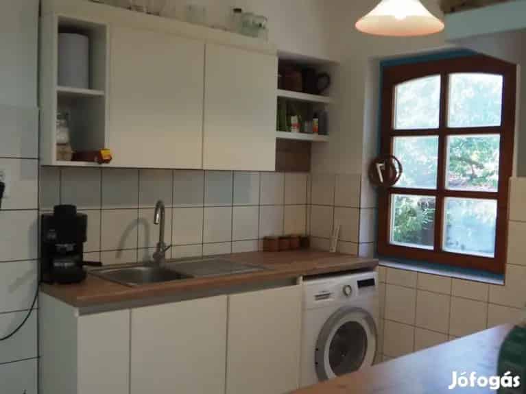 Borgátai fürdőhöz közeli téliesített nyaraló eladó