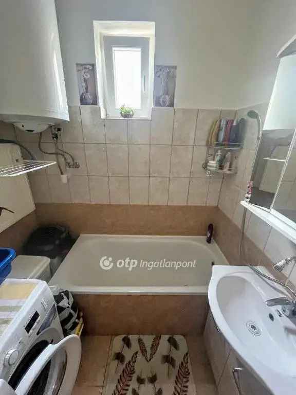 99 nm-es Felújított Ikerház Pécs-Vasason Garázzsal
