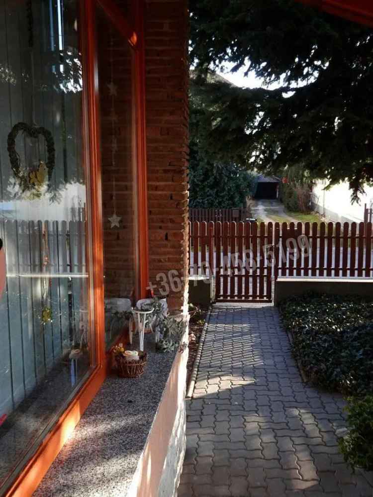 Keszthely Libás strand közelében 255 nm-es családi ház eladó