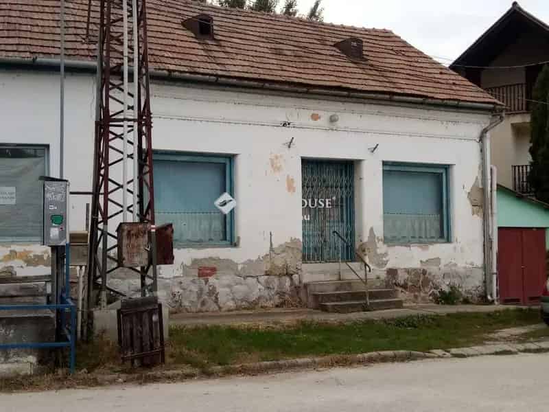 Dömös Központjában 194 m2-es Ingatlan Eladó