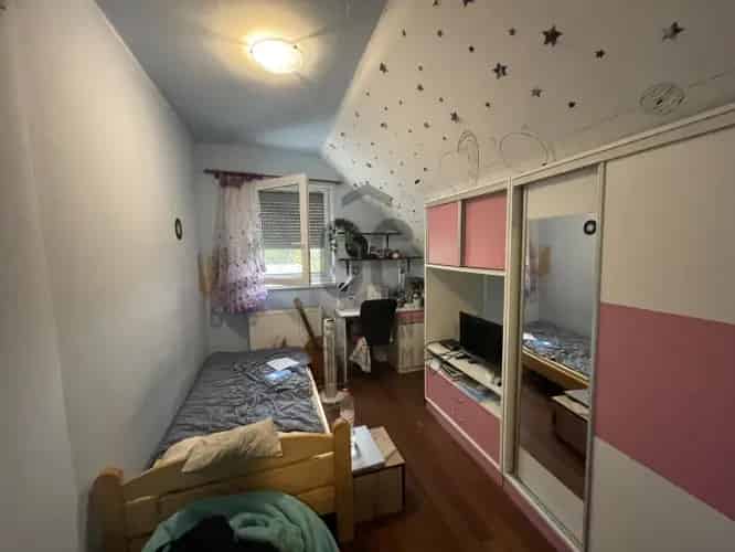 Debreceni családi ház eladó 4 szobával nagy telken