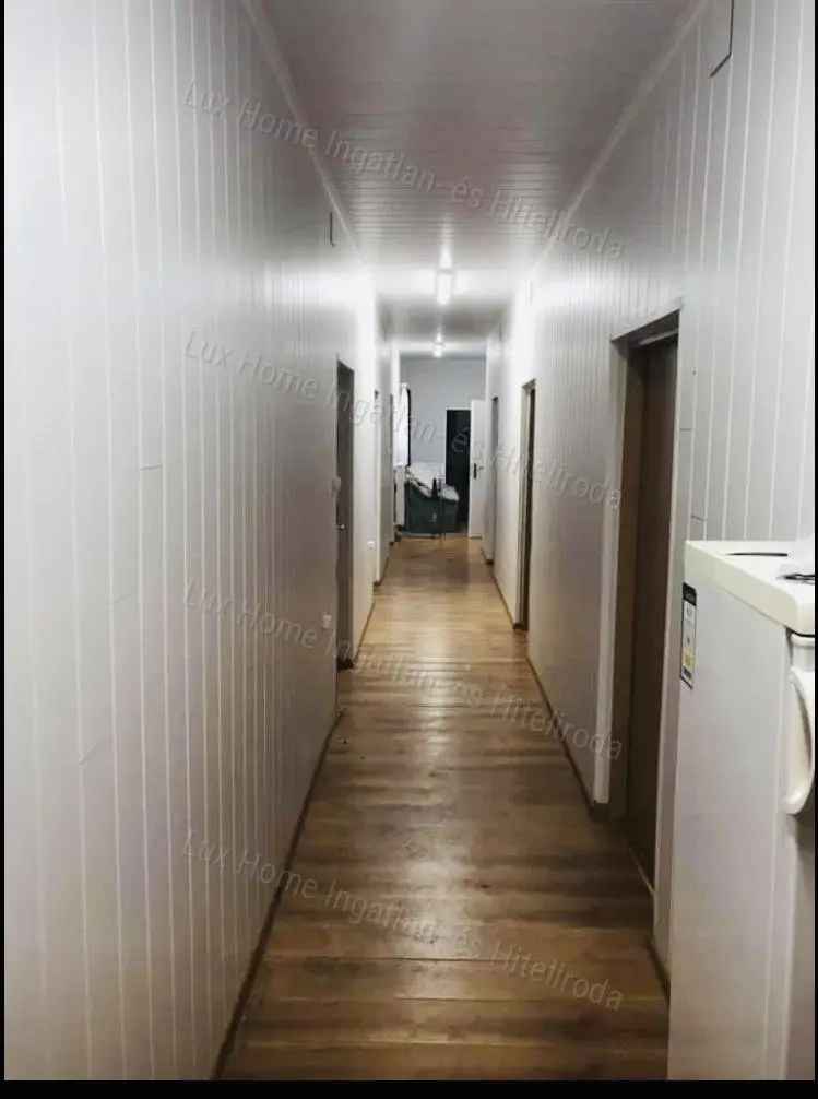 150 nm-es családi ház Tata - 2 bejárattal, garázzsal