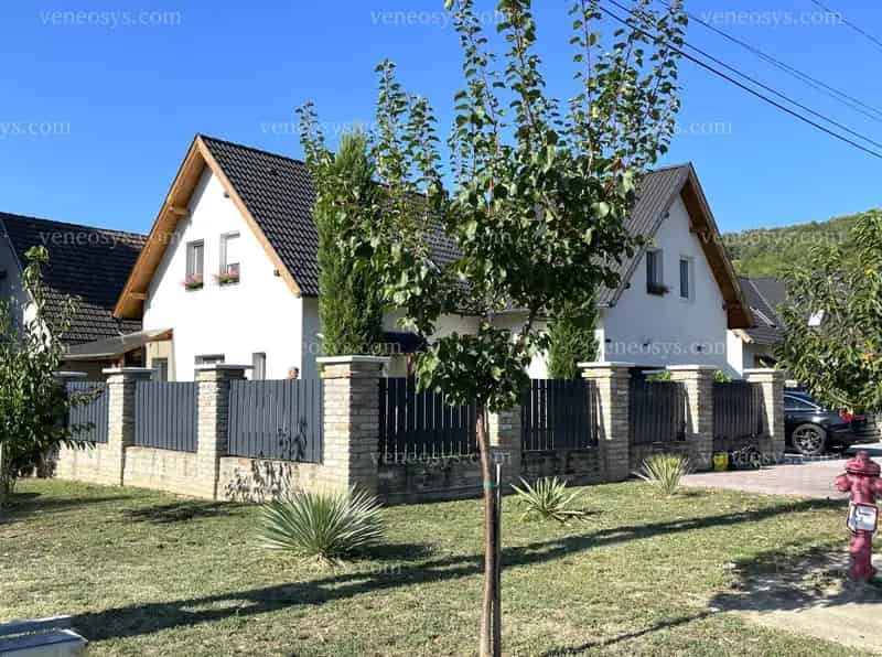 2022-ben épült, 4 szobás, rendkívül modern 120 m2-es családi ház, Szekszárdon ELADÓ!