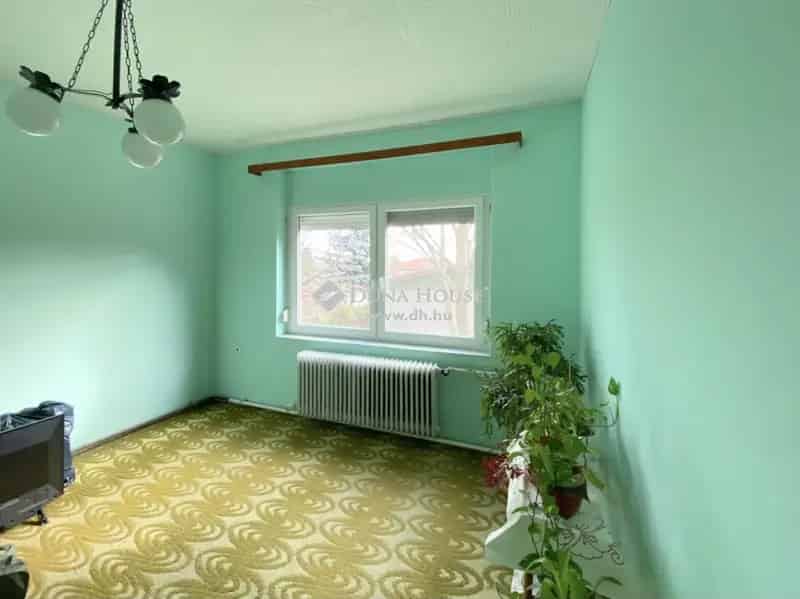 Érd-Parkváros: 4 szobás családi ház + 28 m2-es kisház eladó
