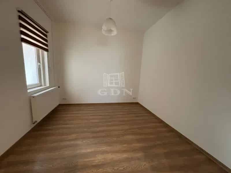 Komárom belváros 106 nm-es családi ház kiadó