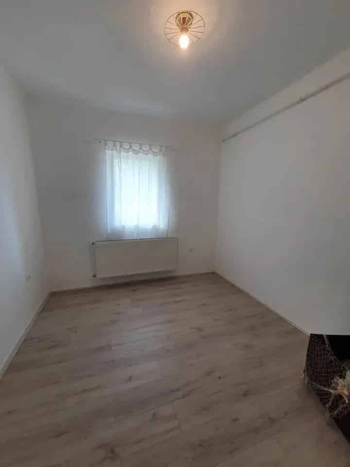 Felujitott csaldi haz garazzsal Pecsen
