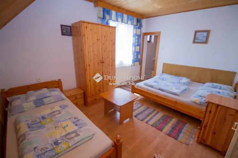 245 nm-es családi ház eladó Nyárligeten