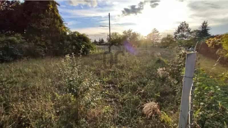 Mézeshegy Hobbitelek Elado 691m2 Teljesen Korbekeritve