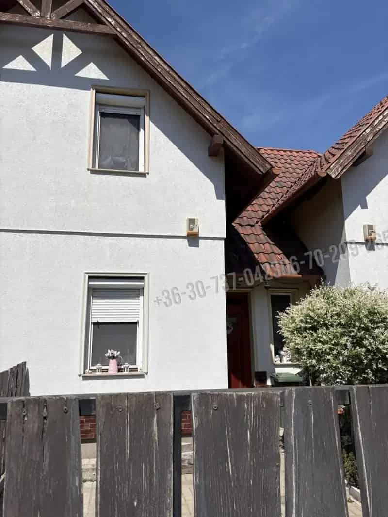 Csepelyi sorház eladó 74nm nappali + 4 hálószoba