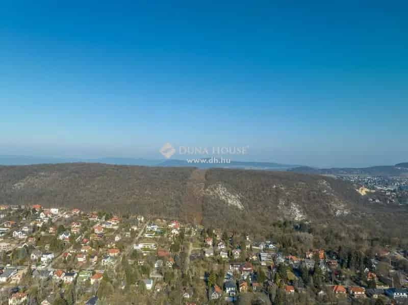 Nagykovácsi panorámás saroktelek eladó - Budapest közelében