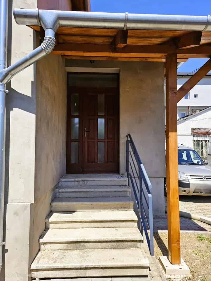 101 m2-es felújított családi ház + melléképület Budapest XIX kerületben
