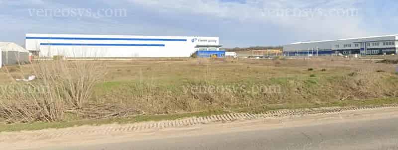 A Sóskúti Ipari Parkban,  1792 m2-es építési telek ELADÓ!