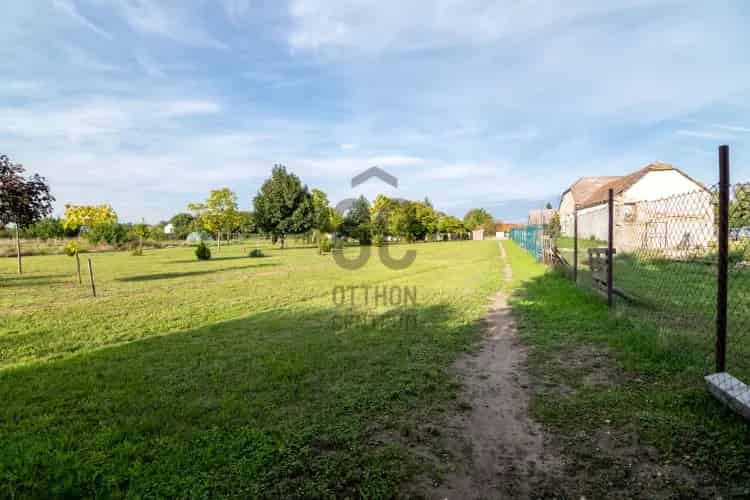 Székesfehérvár Feketehegy 1410m2-es építési telek eladó
