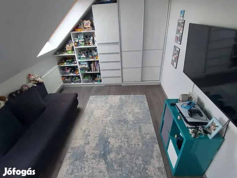 Csodás erdő közeli Napfényes lakás eladó Nyíregyházán