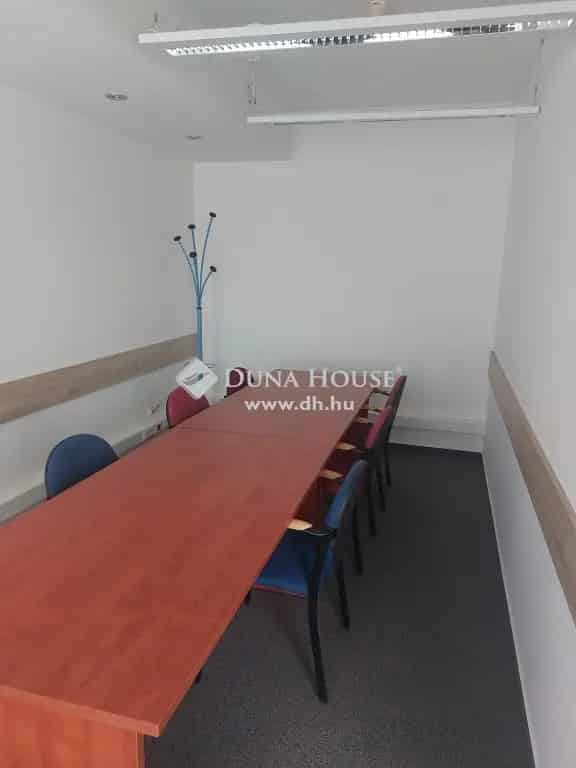 MOL torony kozeli iroda kiado 638 nm
