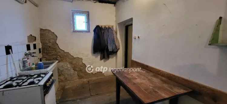 Felujítandó családi ház Győr közelében 74m2 1422m2 telekkel