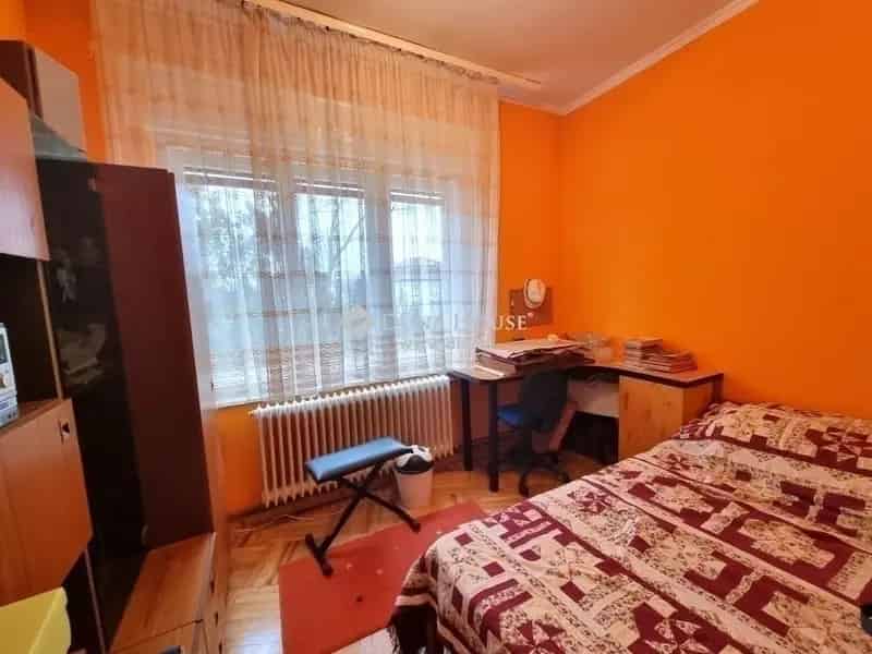 174m2-es családi ház Budapest XVII kerületben 824m2 telekkel