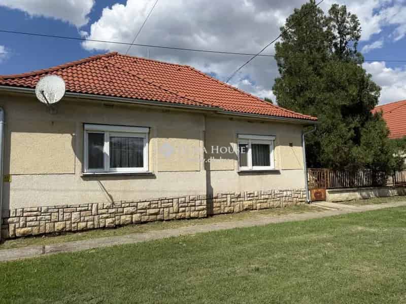 110m2-es családi ház Hegyszentmártonban - garázs, pince, melléképület