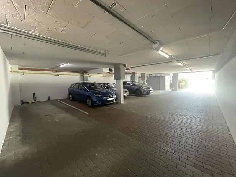 Elado fedett autobeallo hely XIII keruletben Szchenyi ter kozelben