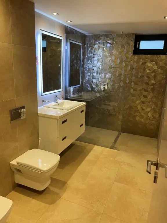 Budaörs Luxus Okosotthon Eladó - Panoráma, Medence, Wellness