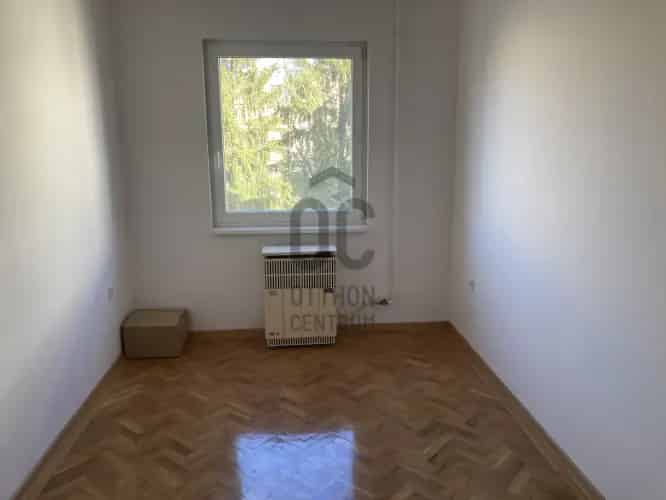 Debrecen Nagyerdo 73nm 3 szobas felujitott lakás kiado