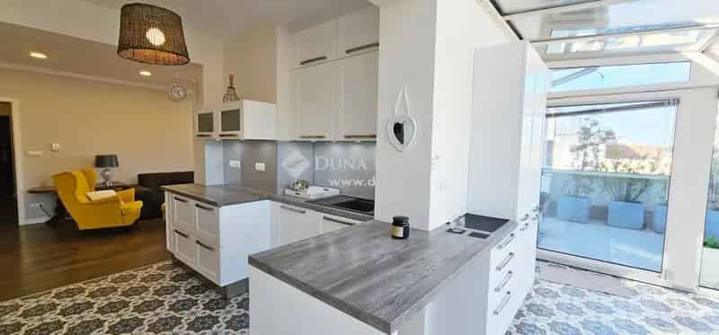 Szombathely Minerva utca Penthouse Lakás Kiadó