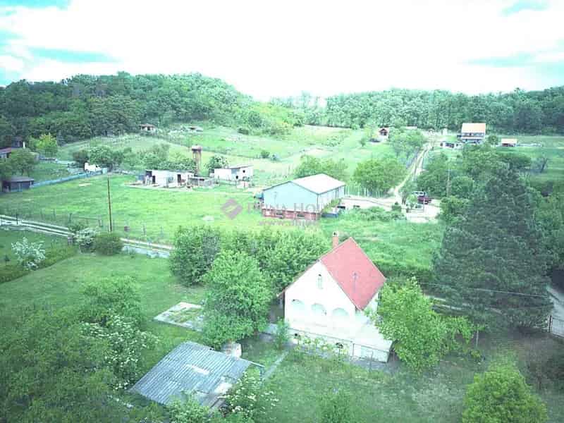 Balatonfüred közeli nyaraló eladó - 32nm-es, 2663nm-es telekkel
