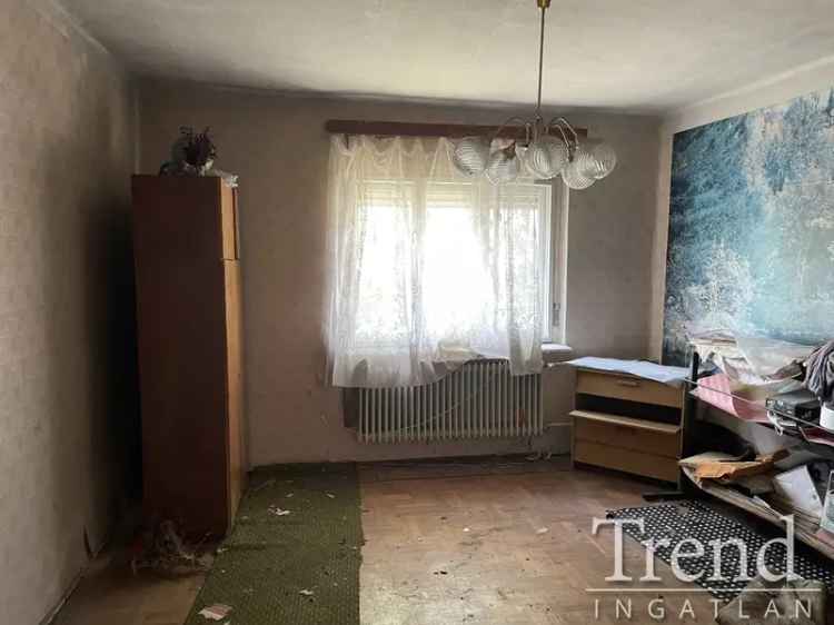 Pusztaszabolcsi felujítandó családi ház eladó 80m2 dupla garázzsal