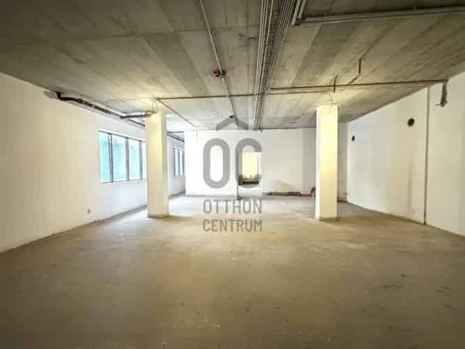 Budapest IX kerület eladó üzlethelyiség 220m2