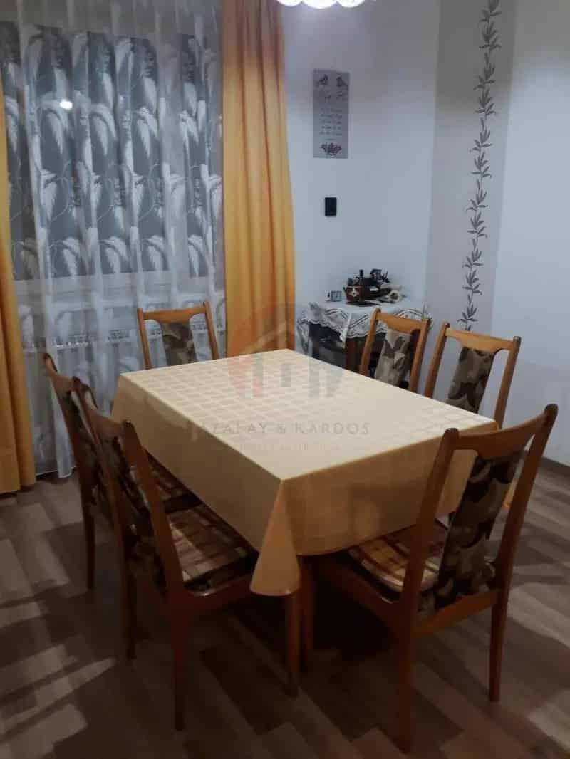 180 nm-es ikerház eladó Fertőszentmiklóson