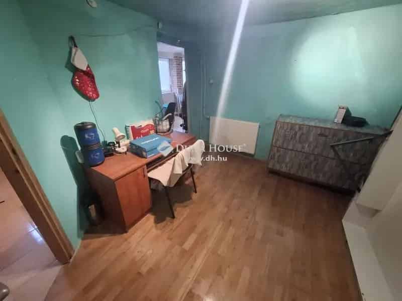 104 nm-es 4 szobás ház eladó városközpontban