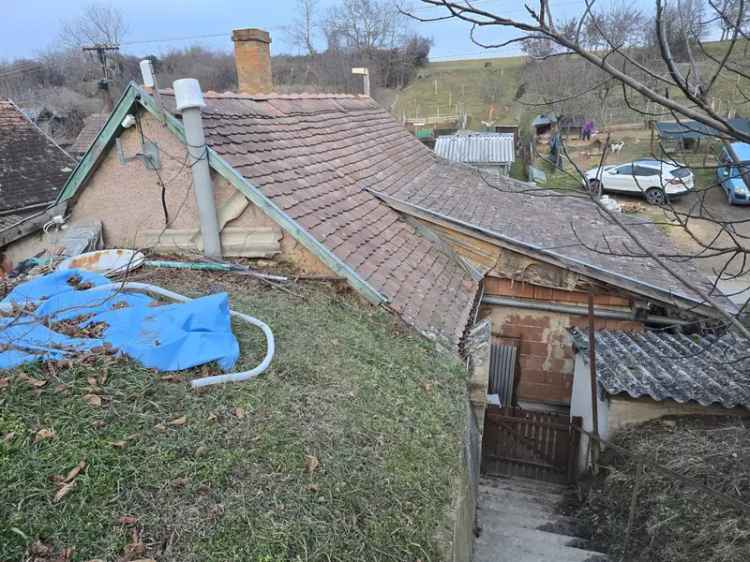 Eladó ház Gyódon, 45 m²-es vegyes falazatú ingatlan terasszal