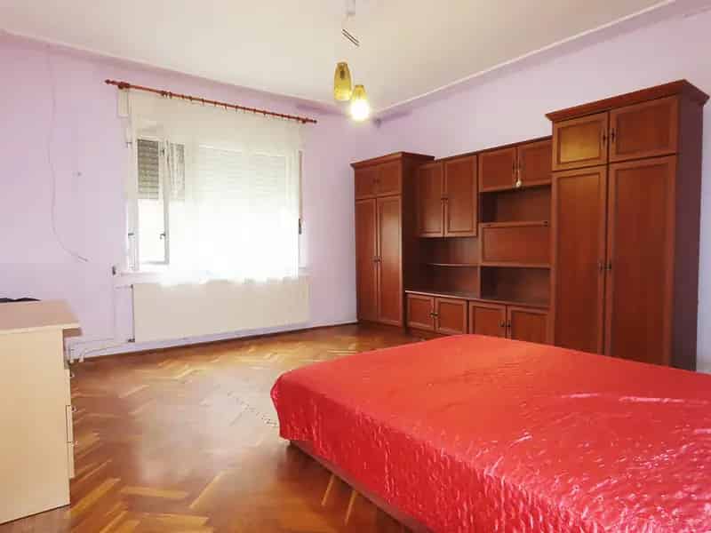 Zalakomári családi ház eladó 2423 m2 telekkel 3 garázzsal