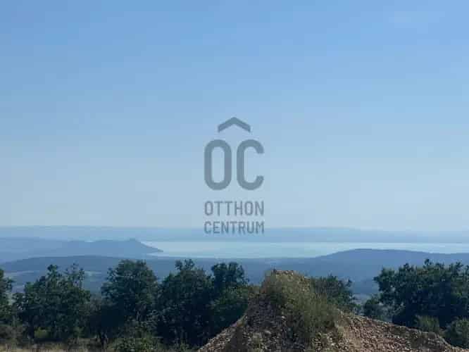 Balatonszőlősi panorámás pinceingatlan eladó