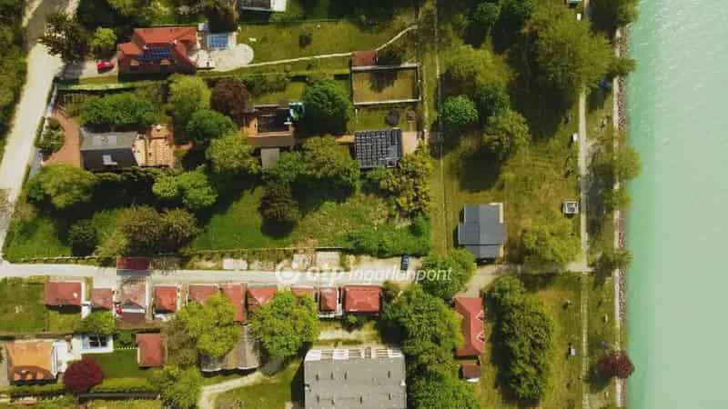 Balatonakarattya strand közeli építési telek eladó