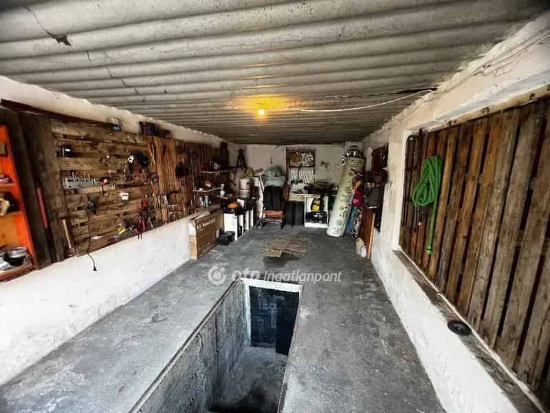 Felújított családi ház Füzesabonyban 950 m2 telekkel