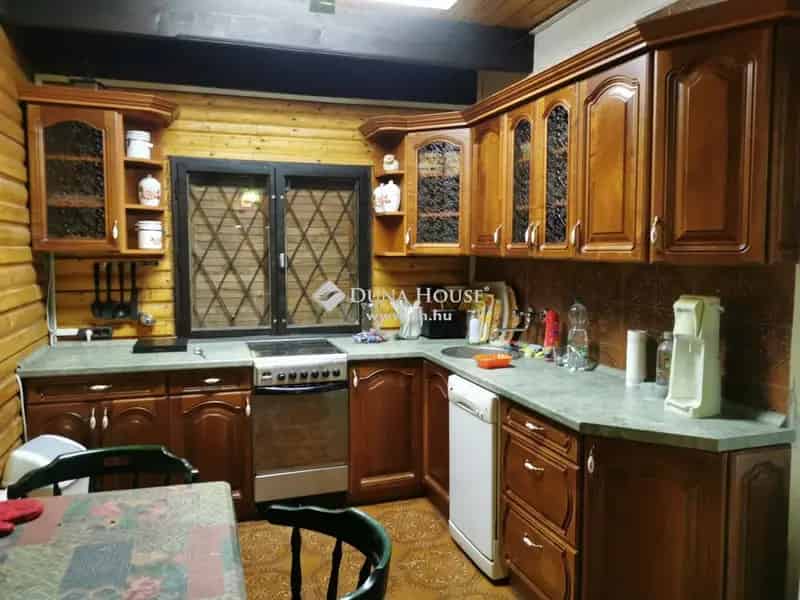 Pilisszentkereszt Dobogókőn 2 ház eladó 2158 m2 telken