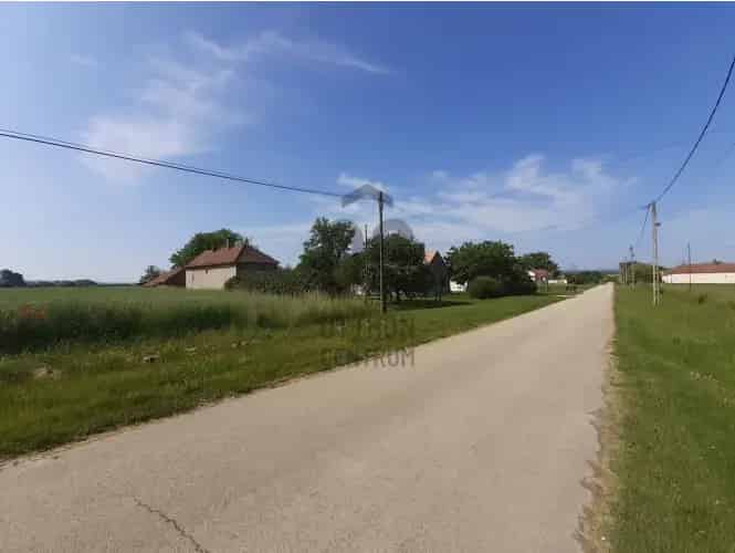 Felsőrajki Telek Eladó 2000 m2 - Gazdálkodásra Alkalmas