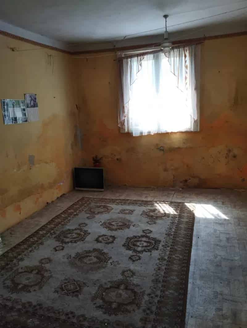Királyhegyesi 3 szobás ház eladó felújítandó állapotban