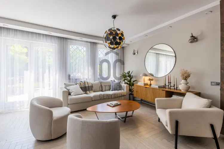 Budapest XV kerület Luxus Családi Ház Eladó Wellness Részleggel