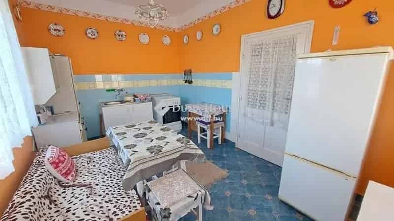 Zsámboki családi ház eladó 3 szobás, 1242 nm telekkel