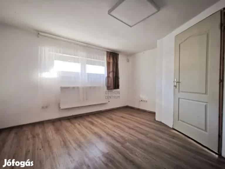Eladó iroda Székesfehérvár Alsóváros 57 6 m2
